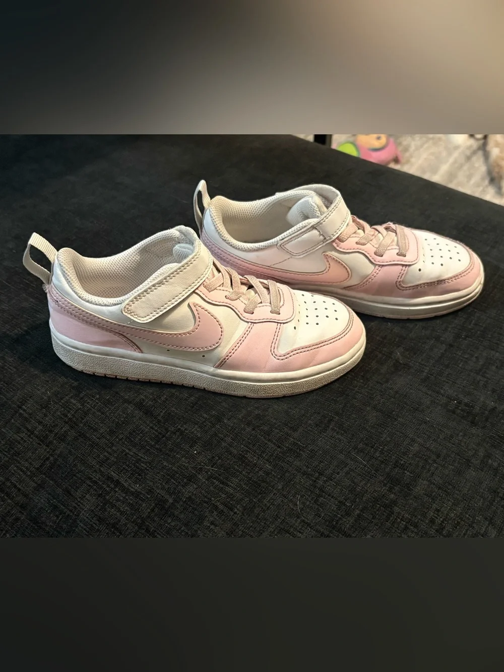 Nike Kids White and Pink Low-Top Sneakers